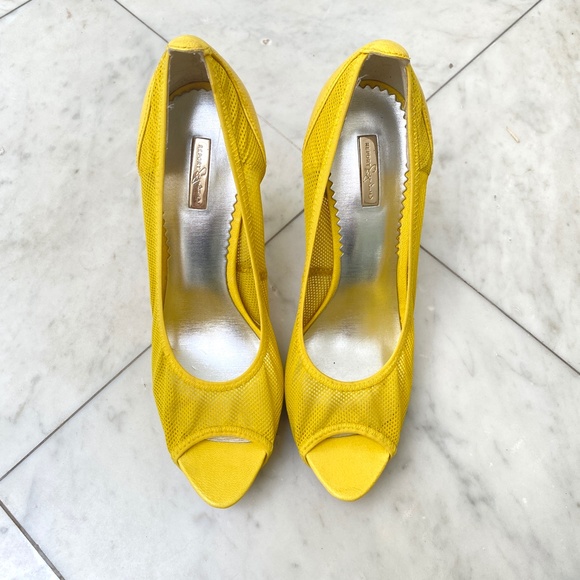 REPORT SIGNATURE Yellow open toe Platform Pumps size 7 - Picture 4 of 13